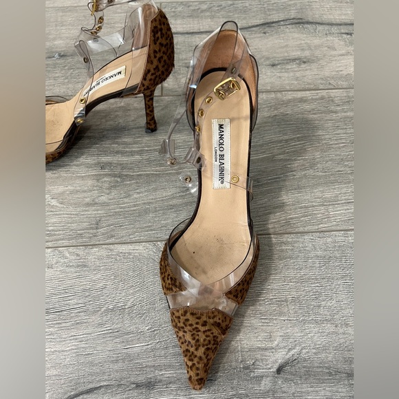Authentic Classic Manila Blahnik leopard strap around with buckle pumps - Picture 2 of 9